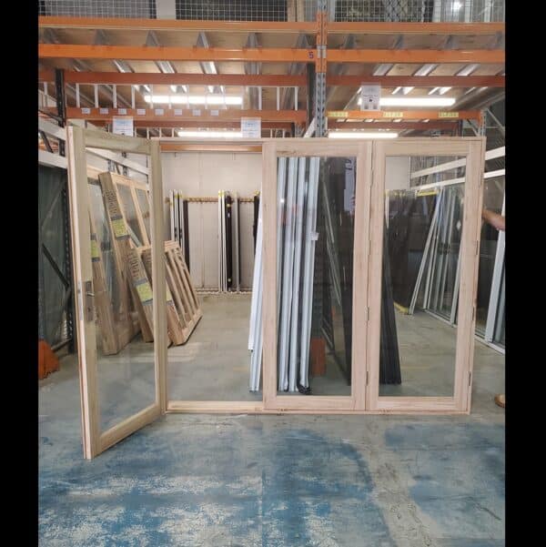 Bifold Door - 2100h x 2400w Solid Mindi Hardwood 3 Panel w/ Clear Glass *New* 44760 - Image 2