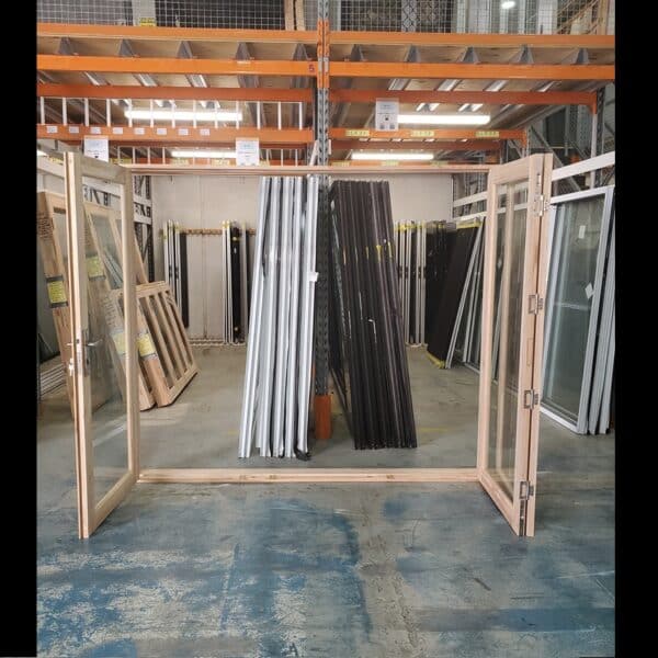 Bifold Door - 2100h x 2400w Solid Mindi Hardwood 3 Panel w/ Clear Glass *NEW* 44760 - Image 4