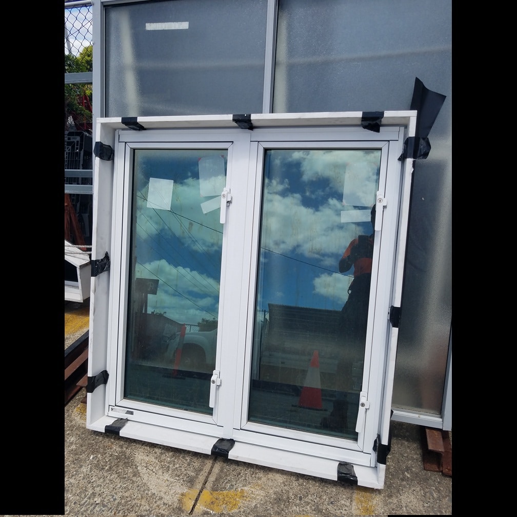 Casement Window - 1140h x 1060w Textura White w/ Clear Glass *Factory 2nd* 46207 1 Casement Window