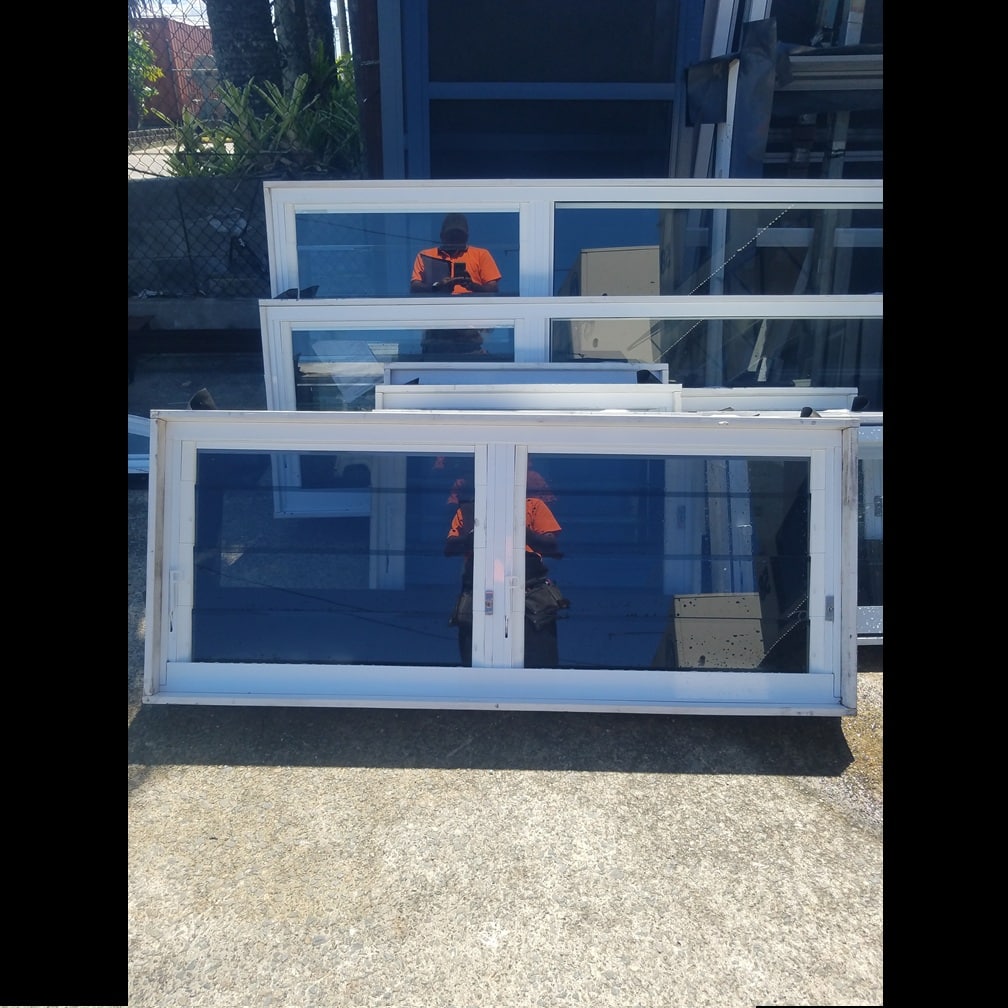 Louvre Window - 600h x 1500w White w/ Clear Glass *Factory 2nd* 46303 1 Louvre Window