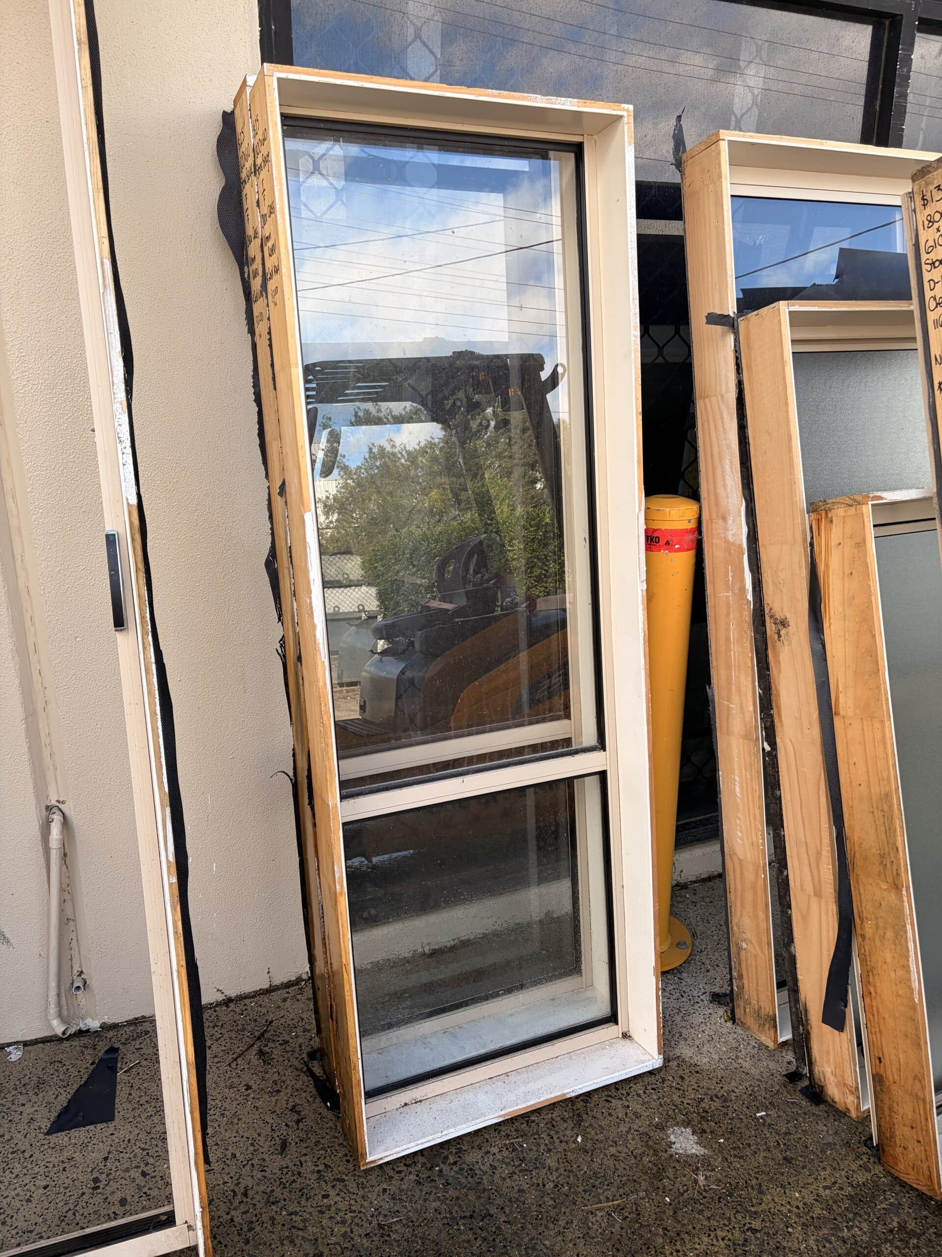 Fixed Window – 1800h x 610w Stone Beige w/ Clear Glass *2nd Hand* 80010