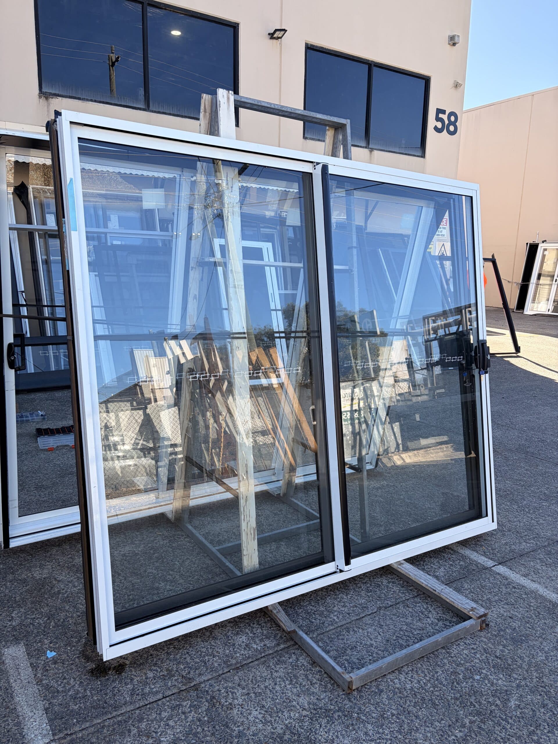 Sliding Door – 2100h x 2400w Pearl White w/ Clear Glass *Factory 2nd* 80029
